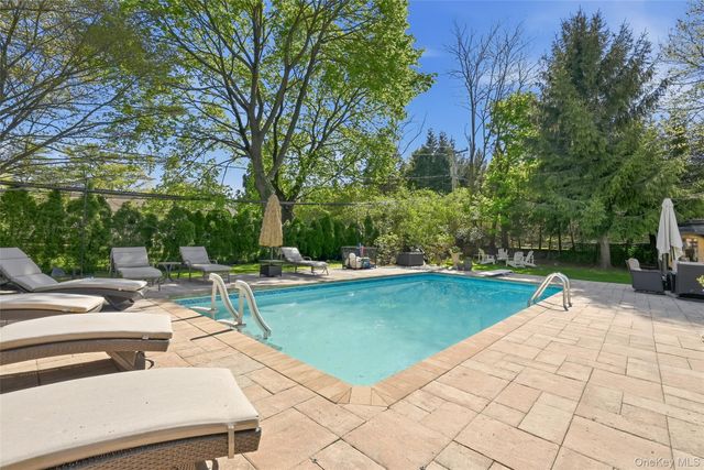 35 Elm Drive, East Hills, NY 11576