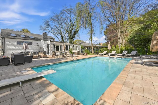 35 Elm Drive, East Hills, NY 11576