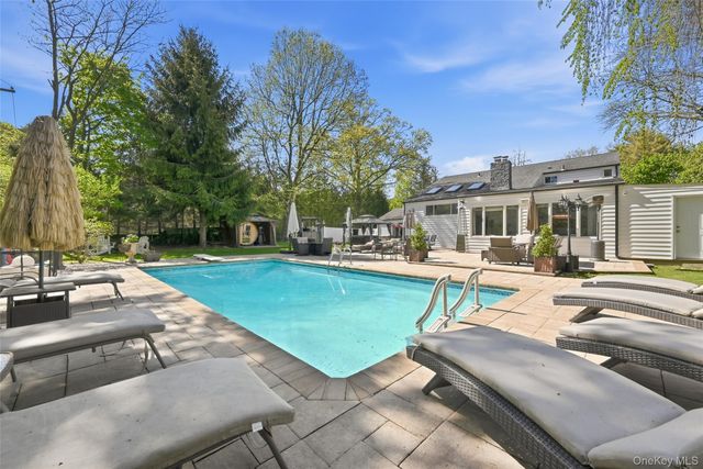 35 Elm Drive, East Hills, NY 11576