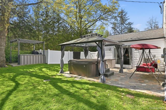 35 Elm Drive, East Hills, NY 11576