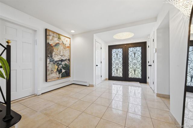 35 Elm Drive, East Hills, NY 11576