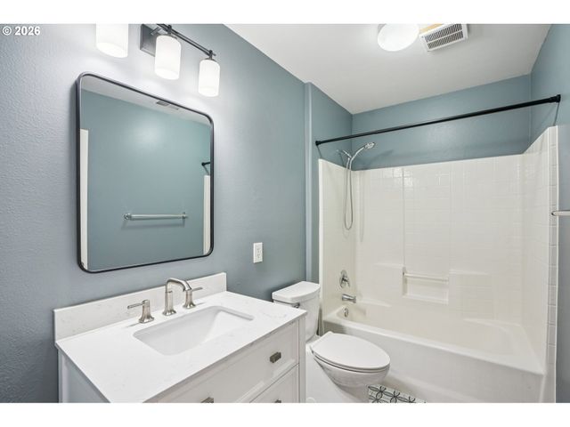 9235 Sw TANOAK Ln, Tualatin, OR 97062