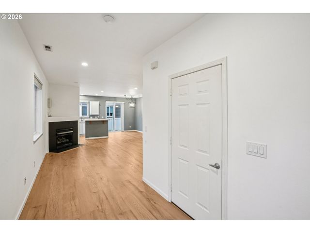 9235 Sw TANOAK Ln, Tualatin, OR 97062