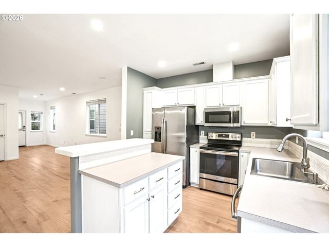 9235 Sw TANOAK Ln, Tualatin, OR 97062