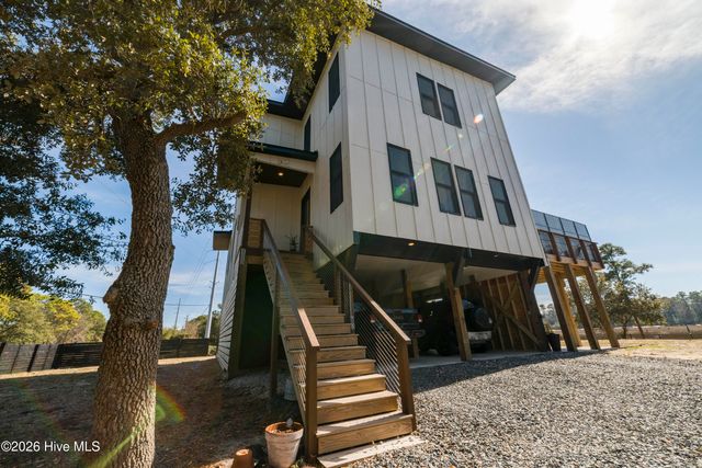 9202 River Road, Wilmington, NC 28412