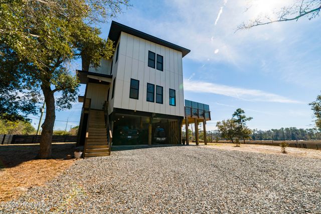 9202 River Road, Wilmington, NC 28412