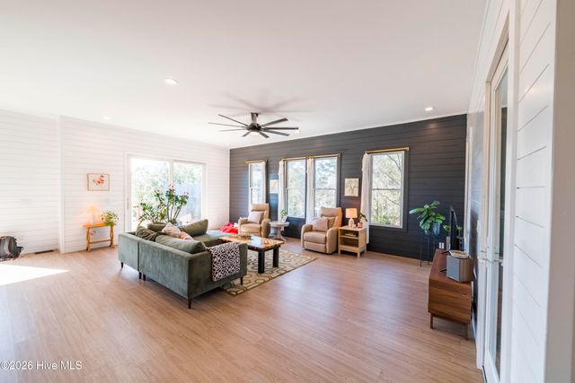 9202 River Road, Wilmington, NC 28412