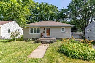 1207 W 9th Street, Cedar Falls, IA 50613