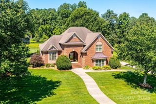 1083 Fox Chase Drive, Newton, NC 28658
