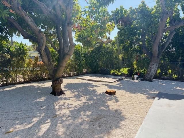 3660 NW 15th St, Miami, FL 33125