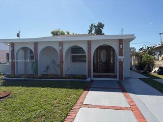 3660 NW 15th St, Miami, FL 33125