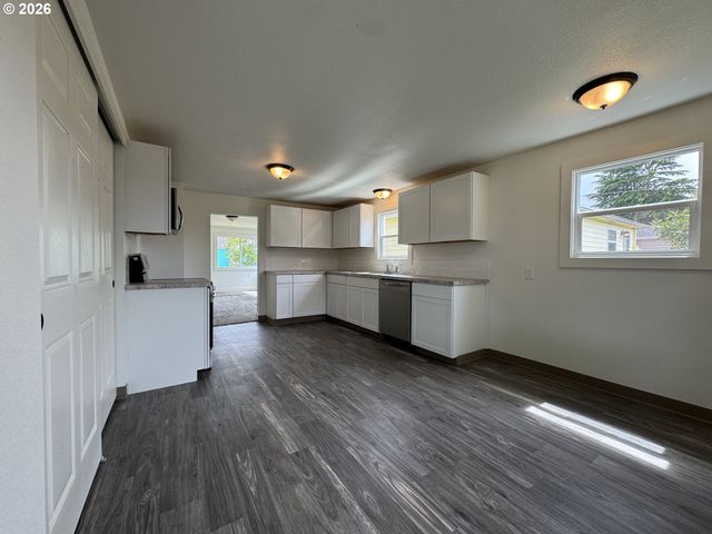 289 28TH Ave, Longview, WA 98632