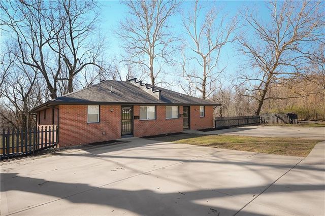 719 E COLLEGE Street, Independence, MO 64055