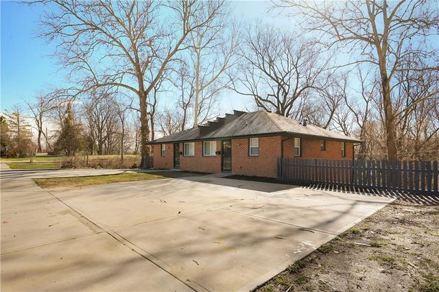 719 E COLLEGE Street, Independence, MO 64055