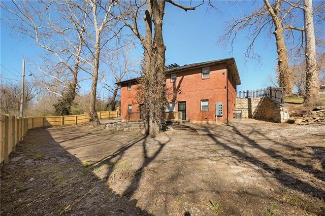 719 E COLLEGE Street, Independence, MO 64055