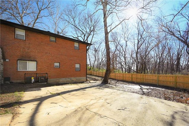 719 E COLLEGE Street, Independence, MO 64055