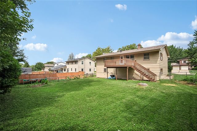 8504 Winston Avenue, Urbandale, IA 50322