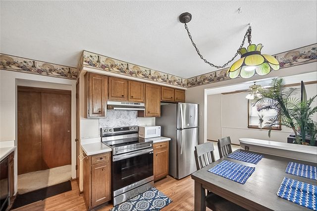 8504 Winston Avenue, Urbandale, IA 50322