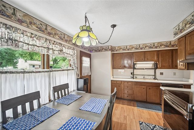 8504 Winston Avenue, Urbandale, IA 50322