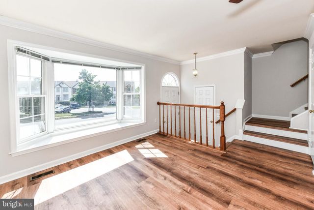 1207 BOND ST, Herndon, VA 20170