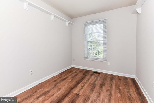 1207 BOND ST, Herndon, VA 20170