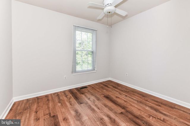 1207 BOND ST, Herndon, VA 20170