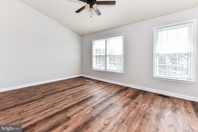 1207 BOND ST, Herndon, VA 20170