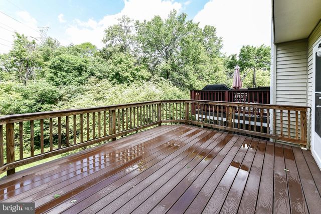 1207 BOND ST, Herndon, VA 20170