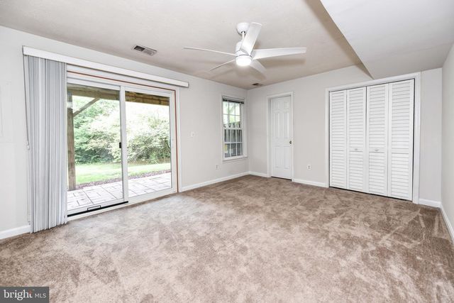 1207 BOND ST, Herndon, VA 20170