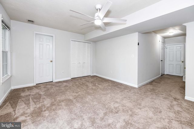 1207 BOND ST, Herndon, VA 20170