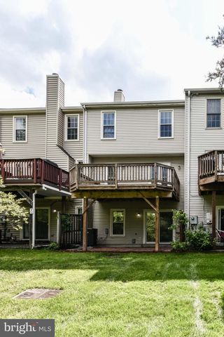 1207 BOND ST, Herndon, VA 20170