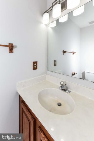 1207 BOND ST, Herndon, VA 20170