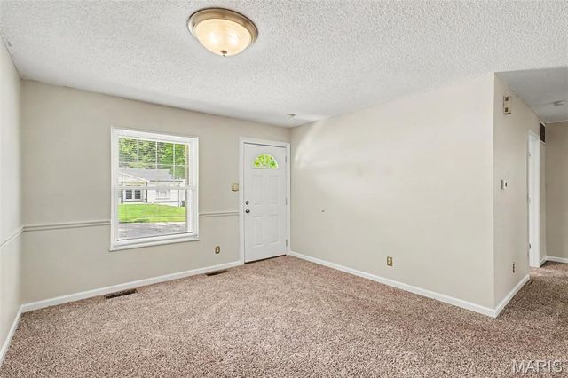 6780 Lesli Mari Court, Florissant, MO 63033