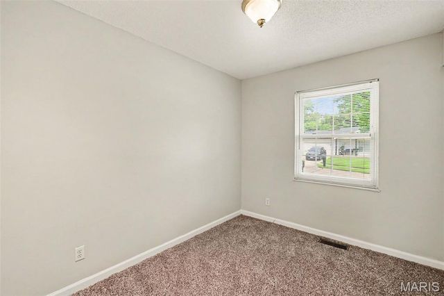 6780 Lesli Mari Court, Florissant, MO 63033