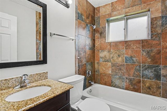 6780 Lesli Mari Court, Florissant, MO 63033