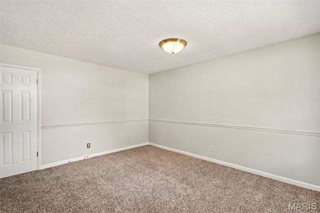 6780 Lesli Mari Court, Florissant, MO 63033