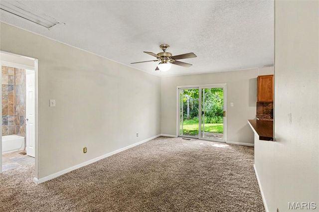 6780 Lesli Mari Court, Florissant, MO 63033