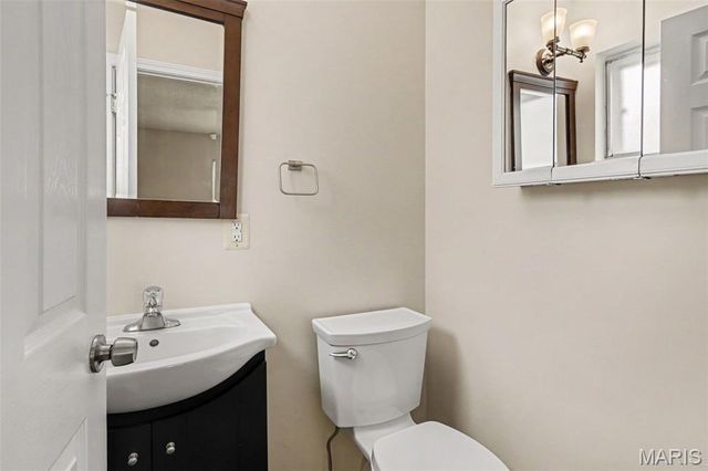 6780 Lesli Mari Court, Florissant, MO 63033