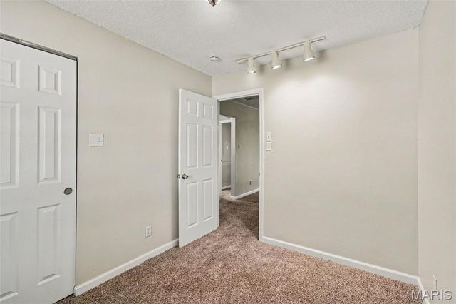 6780 Lesli Mari Court, Florissant, MO 63033