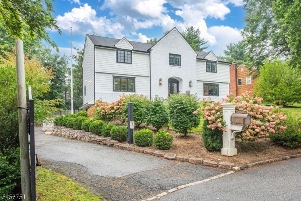 6 Lauri Dr, Florham Park Boro, NJ 07932 — exterior