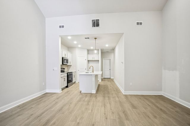 517 W Stonehaus Crossing, Antioch, TN 37013