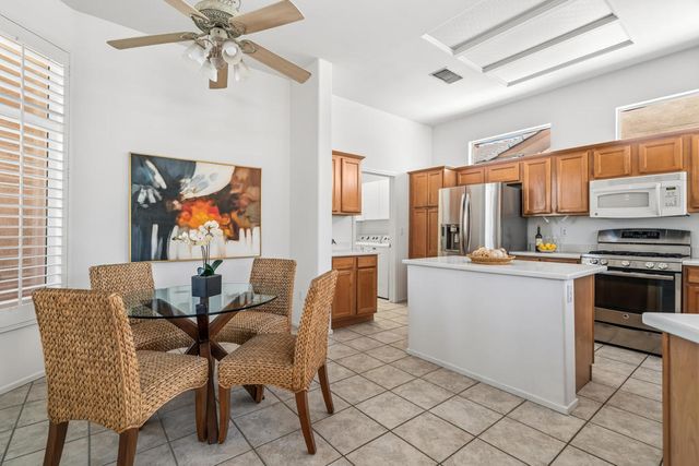 37232 Pineknoll Avenue, Palm Desert, CA 92211