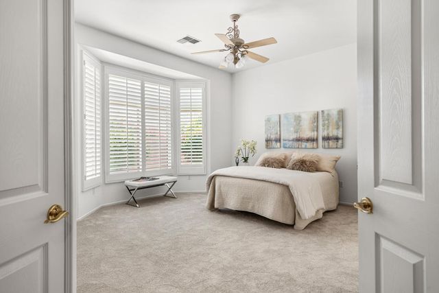 37232 Pineknoll Avenue, Palm Desert, CA 92211