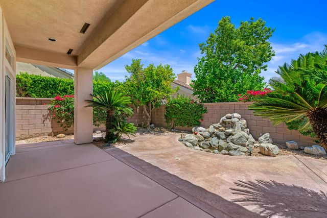 37232 Pineknoll Avenue, Palm Desert, CA 92211