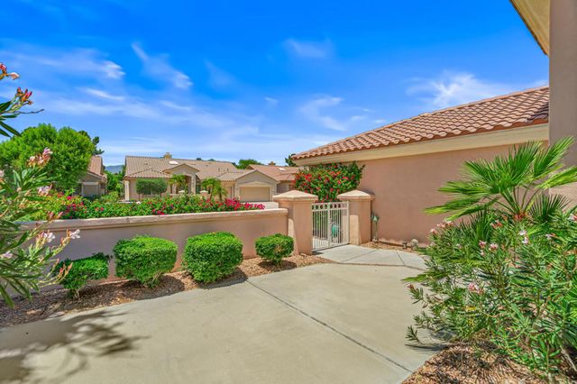 37232 Pineknoll Avenue, Palm Desert, CA 92211