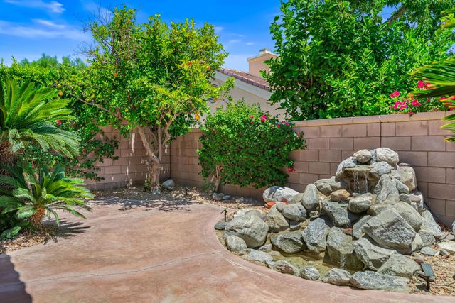 37232 Pineknoll Avenue, Palm Desert, CA 92211