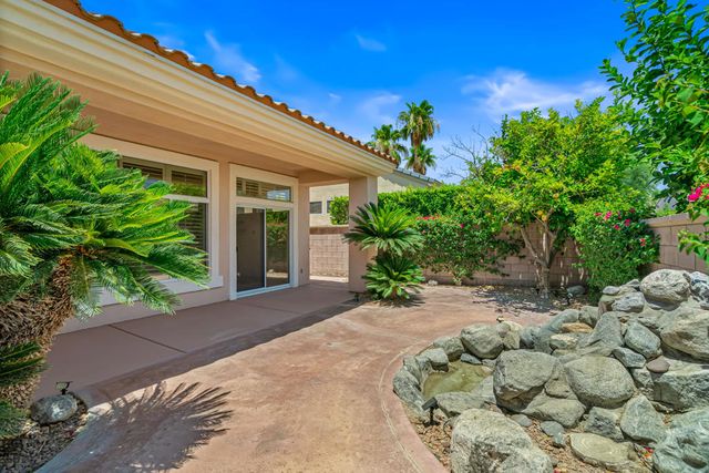 37232 Pineknoll Avenue, Palm Desert, CA 92211