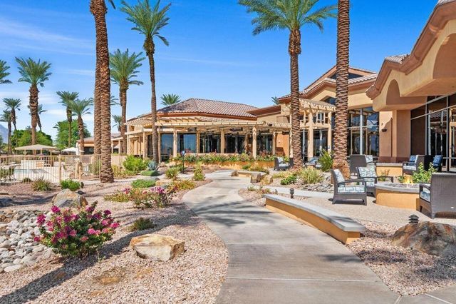 37232 Pineknoll Avenue, Palm Desert, CA 92211
