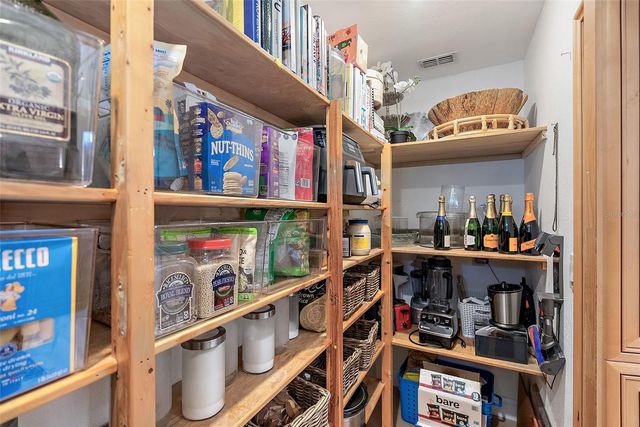 1112 38TH AVENUE NE, St Petersburg, FL 33704