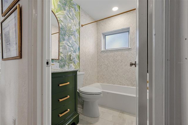 1112 38TH AVENUE NE, St Petersburg, FL 33704